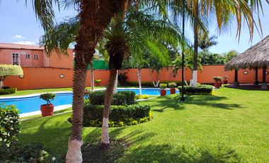 CASA EN VENTA VILLAS DEL SEMINARIO ALBERCA CLIMATIZADA TEZOYUCA