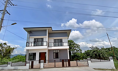 PREMIUM HOUSE&LOT IN ALAMINOS LAGUNA - PARCO ROYALE - GAVINA MODEL(COMPLETE FINISHED TURN OVER)