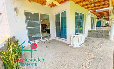 Casa en condominio con club de playa y cancha de tenis. Terraza con salida a la alberca del cúster