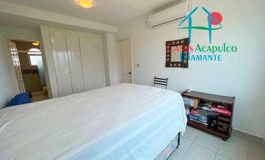 Casa en condominio con club de playa y cancha de tenis. Terraza con salida a la alberca del cúster