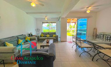 Casa en condominio con club de playa y cancha de tenis. Terraza con salida a la alberca del cúster