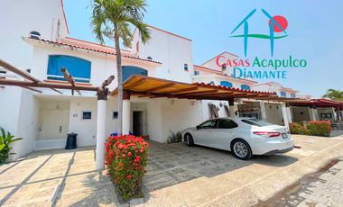 Casa en condominio con club de playa y cancha de tenis. Terraza con salida a la alberca del cúster