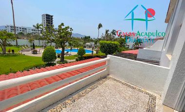 Casa en condominio con club de playa y cancha de tenis. Terraza con salida a la alberca del cúster