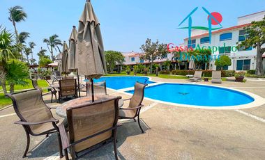 Casa en condominio con club de playa y cancha de tenis. Terraza con salida a la alberca del cúster