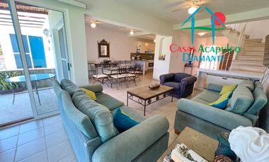 Casa en condominio con club de playa y cancha de tenis. Terraza con salida a la alberca del cúster