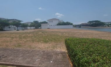 Samborondon, Venta de excelente terreno 700mts2 familiar con vista al Lago