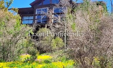 Leon Propiedades vende o arrienda con compromiso de compra, cabaña en sector Los Naranjos, Curacavi.