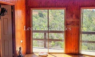Leon Propiedades vende o arrienda con compromiso de compra, cabaña en sector Los Naranjos, Curacavi.