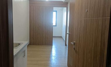 SMDC  SPRING RESIDENCES ACROSS SM BICUTAN 2br Family Suites available