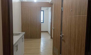 SMDC  SPRING RESIDENCES ACROSS SM BICUTAN 2br Family Suites available