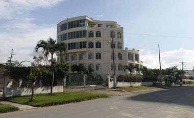 Venta departamento amoblado en Tonsupa, se acepta propiedad en Quito o Valles