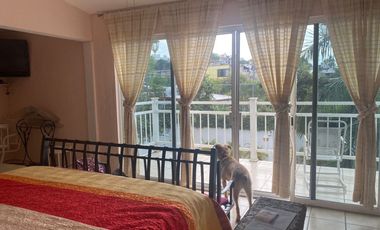 VENDO CASA AMUEBLADA Y EQUIPADA, JARDÍN, ALBERCA A UN COSTADO DEL FRACC. BURGOS