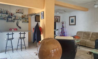 VENDO CASA AMUEBLADA Y EQUIPADA, JARDÍN, ALBERCA A UN COSTADO DEL FRACC. BURGOS