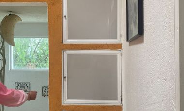 VENDO CASA AMUEBLADA Y EQUIPADA, JARDÍN, ALBERCA A UN COSTADO DEL FRACC. BURGOS