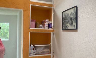 VENDO CASA AMUEBLADA Y EQUIPADA, JARDÍN, ALBERCA A UN COSTADO DEL FRACC. BURGOS