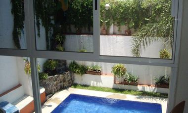 VENDO CASA AMUEBLADA Y EQUIPADA, JARDÍN, ALBERCA A UN COSTADO DEL FRACC. BURGOS