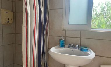 VENDO CASA AMUEBLADA Y EQUIPADA, JARDÍN, ALBERCA A UN COSTADO DEL FRACC. BURGOS