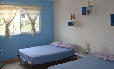 VENDO CASA AMUEBLADA Y EQUIPADA, JARDÍN, ALBERCA A UN COSTADO DEL FRACC. BURGOS