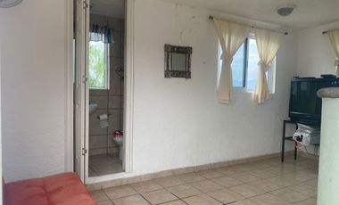 VENDO CASA AMUEBLADA Y EQUIPADA, JARDÍN, ALBERCA A UN COSTADO DEL FRACC. BURGOS