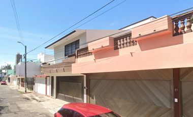 Casa en venta en Jardines de Virginia, Boca del Río, Veracruz en calle de Casuarina # 89