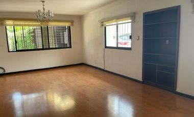 EN VENTA PROPIEDAD CON 2 CASAS, UN NIVEL EN CUERNAVACA, MORELOS.