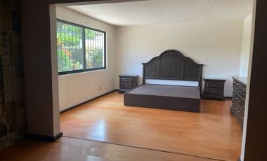 EN VENTA PROPIEDAD CON 2 CASAS, UN NIVEL EN CUERNAVACA, MORELOS.