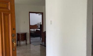 EN VENTA PROPIEDAD CON 2 CASAS, UN NIVEL EN CUERNAVACA, MORELOS.