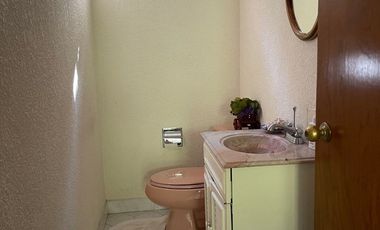 EN VENTA PROPIEDAD CON 2 CASAS, UN NIVEL EN CUERNAVACA, MORELOS.