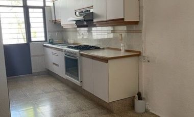 EN VENTA PROPIEDAD CON 2 CASAS, UN NIVEL EN CUERNAVACA, MORELOS.