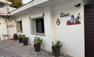 EN VENTA PROPIEDAD CON 2 CASAS, UN NIVEL EN CUERNAVACA, MORELOS.
