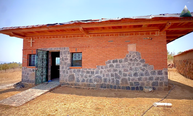 Venta de Finca 2 Casas 2 Cabañas Patzcuaro San Pedro CAMPESTRE con servicios