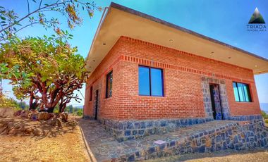 Venta de Finca 2 Casas 2 Cabañas Patzcuaro San Pedro CAMPESTRE con servicios