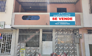 Casa Rentera de venta en La Floresta, Sur de Guayaquil, 3 Departamentos