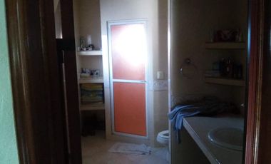 CASA EN VENTA EN CERRALVO, NL, ZONA CENTRO, INCLUYE 2 LOC COMERCIALES, COLONIAL