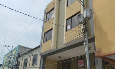 Alquiler de Oficina de 30m2 con vista a la calle, en calle huancavilca sector de la bahía