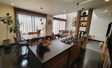 CASA EN VENTA EN LOMALTA TRES MARÍAS CON JACUZZI Y ROOF GARDEN