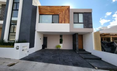 CASA EN VENTA EN LOMALTA TRES MARÍAS CON JACUZZI Y ROOF GARDEN