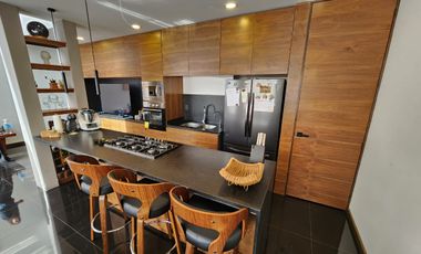 CASA EN VENTA EN LOMALTA TRES MARÍAS CON JACUZZI Y ROOF GARDEN