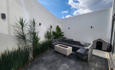CASA EN VENTA EN LOMALTA TRES MARÍAS CON JACUZZI Y ROOF GARDEN