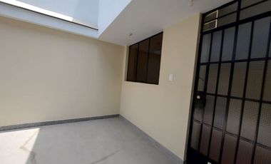 Se Alquila Amplio Departamento A Pasos De Av. Micaela - Plaza vea Pascana