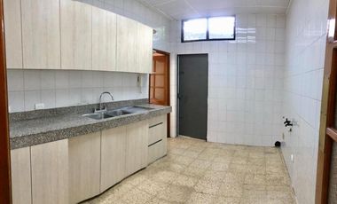Alquilo casa remodelada con hermosos acabados en Samanes 2 (J Luna)