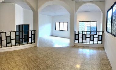 Alquilo casa remodelada con hermosos acabados en Samanes 2 (J Luna)