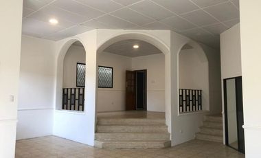 Alquilo casa remodelada con hermosos acabados en Samanes 2 (J Luna)