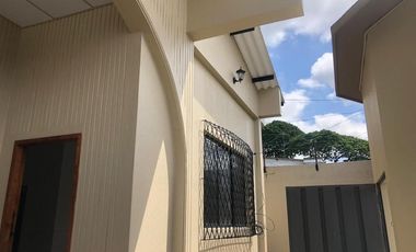 Alquilo casa remodelada con hermosos acabados en Samanes 2 (J Luna)