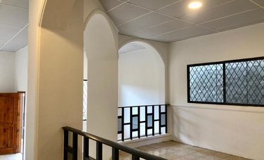 Alquilo casa remodelada con hermosos acabados en Samanes 2 (J Luna)