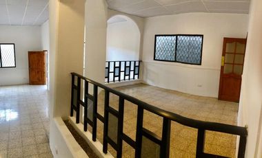 Alquilo casa remodelada con hermosos acabados en Samanes 2 (J Luna)