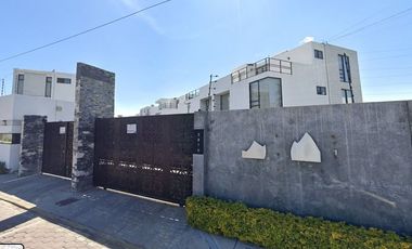 Oportunidad Residencia en Remate Bancario, Álvaro Obregón 2810, Santiago Momoxpan, Cholula, Puebla, México