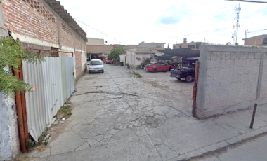 SE VENDE TERRENO CON CONSTRUCCION