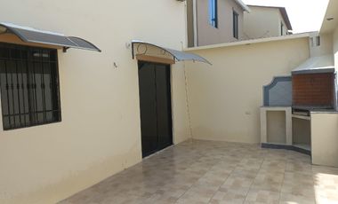 En venta casa de 3 dormitorios en Urb. Veranda, Avenida Narcisa de Jesus