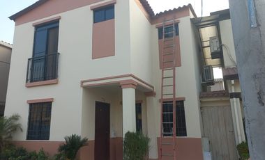En venta casa de 3 dormitorios en Urb. Veranda, Avenida Narcisa de Jesus